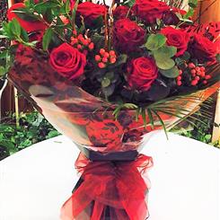 Naomi 12 Long Stem Super Deluxe Red Roses