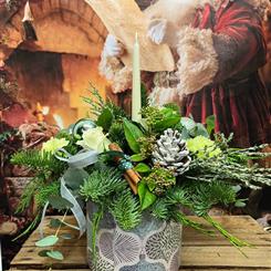 Christmas baubles arrangement